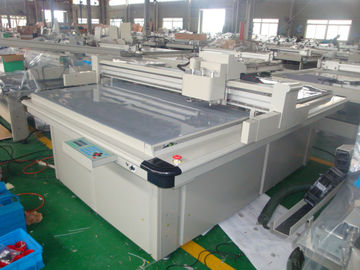 No Burning Box Cutting Machine / Flatbed Cutting Plotter For  Display