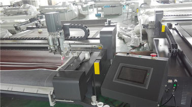 Serial Port Flatbed Digital Cutter For Automobile Decoration Materials