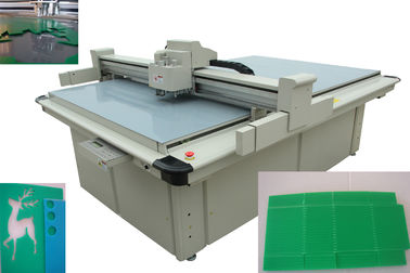 Time Savings Box Cutting Machine Equipped With Servo Motor Oscillating Knife